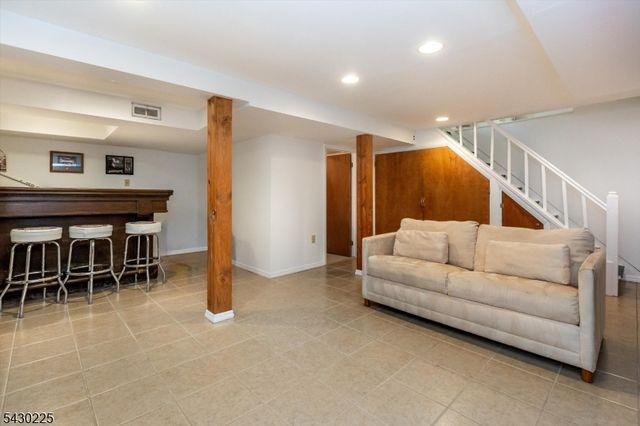 136 Sunset Ave, North Arlington Boro, NJ 07031