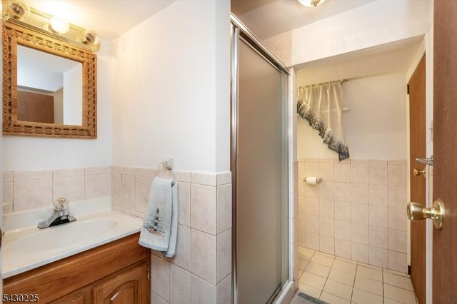 136 Sunset Ave, North Arlington Boro, NJ 07031