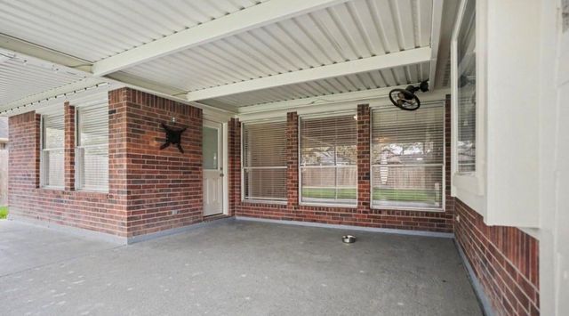 718 Fairfield Avenue, La Porte, TX 77571