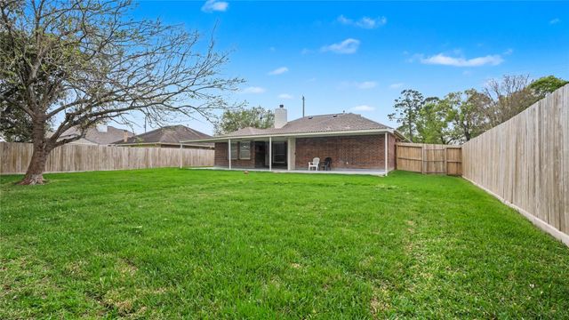 718 Fairfield Avenue, La Porte, TX 77571