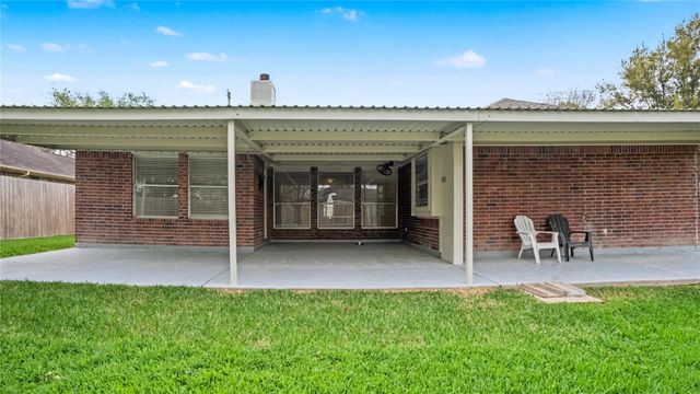 718 Fairfield Avenue, La Porte, TX 77571