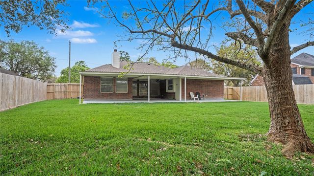 718 Fairfield Avenue, La Porte, TX 77571