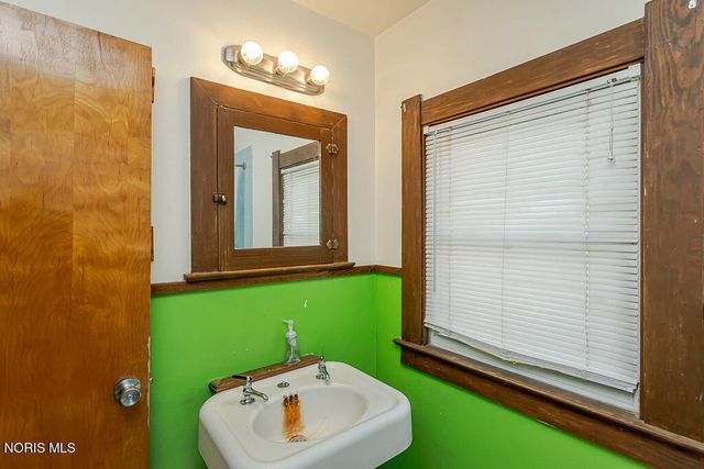 4314 Commonwealth Avenue, Toledo, OH 43612