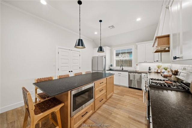 3520 Fairhope Way, Bryan, TX 77808