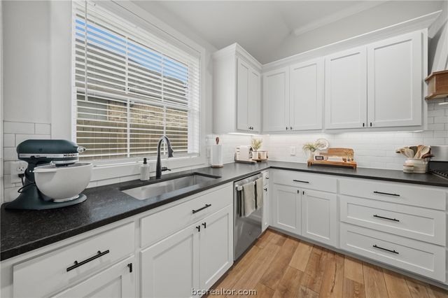 3520 Fairhope Way, Bryan, TX 77808