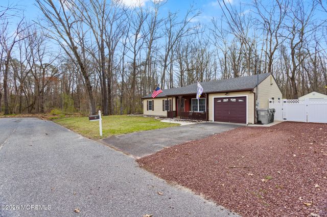 11 Shevchenko Avenue, Cream Ridge, NJ 08514