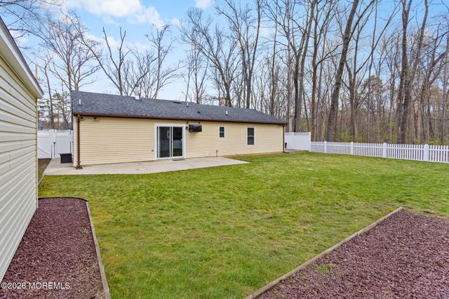 11 Shevchenko Avenue, Cream Ridge, NJ 08514