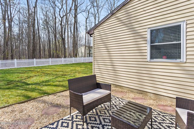 11 Shevchenko Avenue, Cream Ridge, NJ 08514