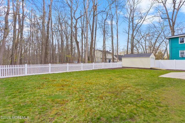 11 Shevchenko Avenue, Cream Ridge, NJ 08514