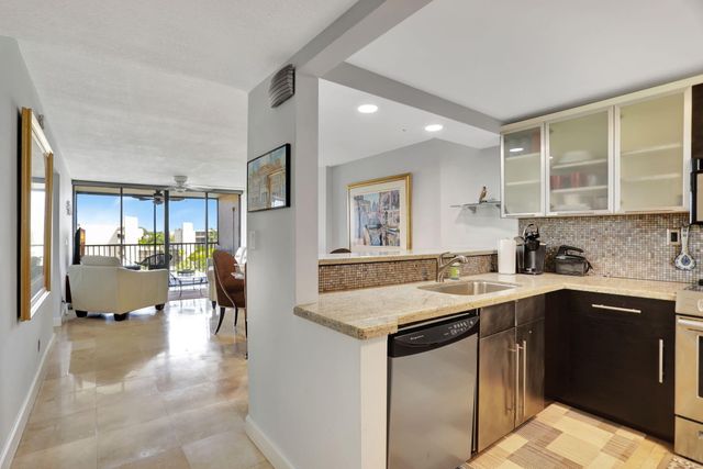 4 Royal Palm Way 6020, Boca Raton, FL 33432