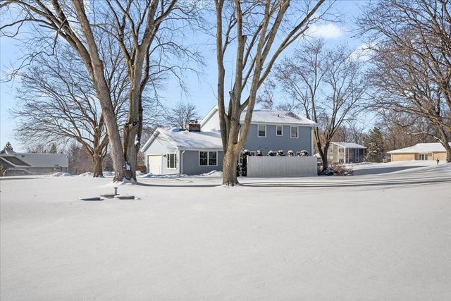 N48W26400 Bayberry COURT, Pewaukee, WI 53072