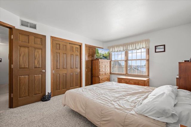 N48W26400 Bayberry COURT, Pewaukee, WI 53072