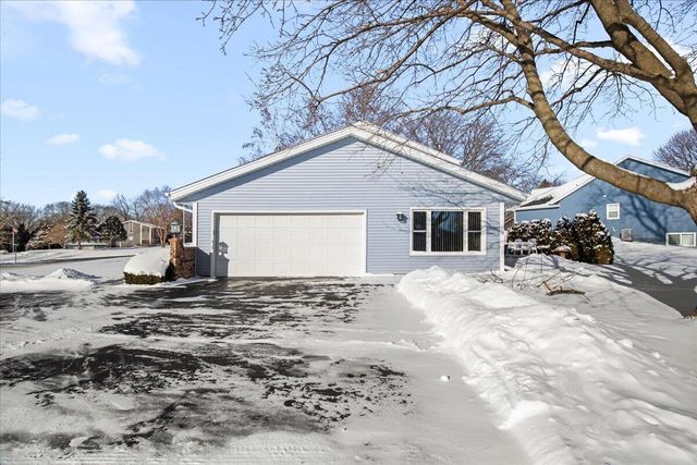 N48W26400 Bayberry COURT, Pewaukee, WI 53072