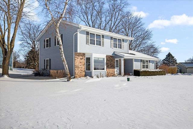 N48W26400 Bayberry COURT, Pewaukee, WI 53072