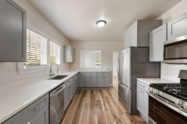607 N Church Street, Pilot Point, TX 76258