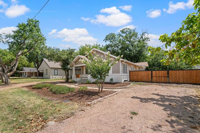 607 N Church Street, Pilot Point, TX 76258
