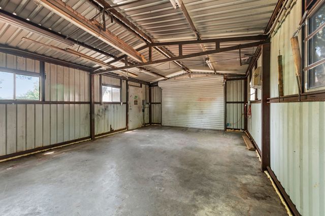 607 N Church Street, Pilot Point, TX 76258