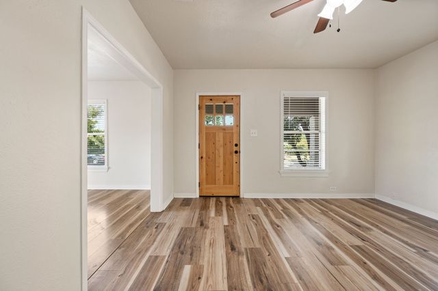607 N Church Street, Pilot Point, TX 76258
