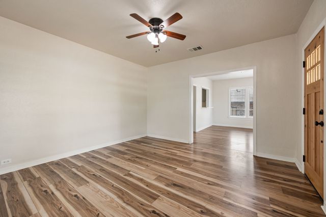 607 N Church Street, Pilot Point, TX 76258