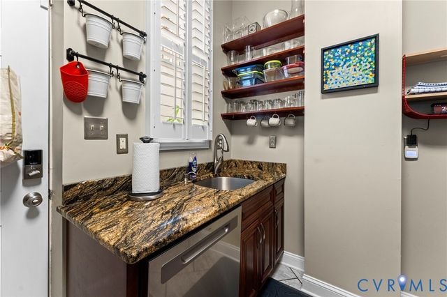 527 N 1st St, Richmond, VA 23219