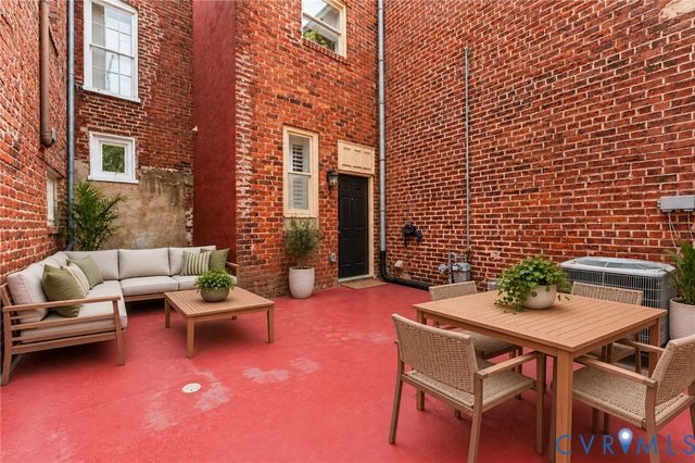 527 N 1st St, Richmond, VA 23219