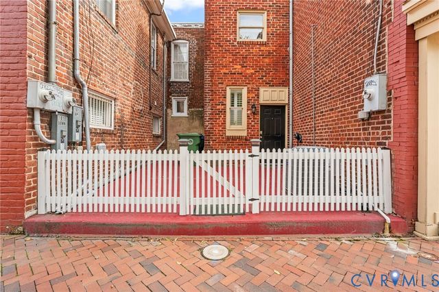 527 N 1st St, Richmond, VA 23219