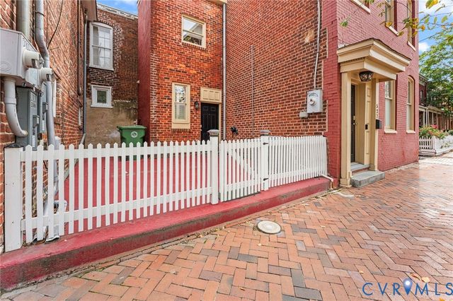 527 N 1st St, Richmond, VA 23219