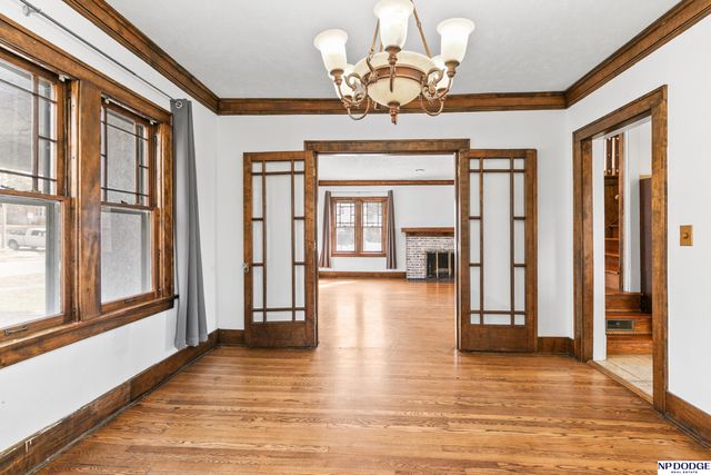 102 N 55 Street, Omaha, NE 68132