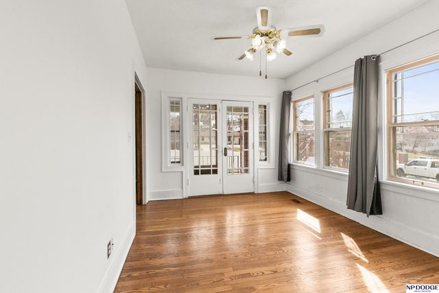 102 N 55 Street, Omaha, NE 68132