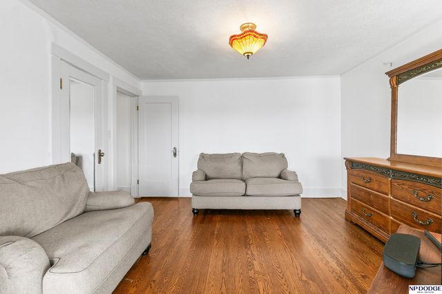 102 N 55 Street, Omaha, NE 68132