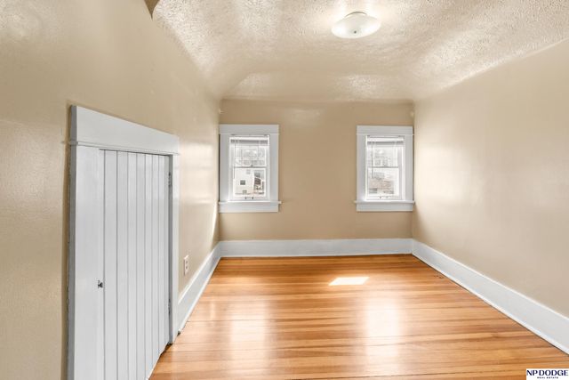 102 N 55 Street, Omaha, NE 68132