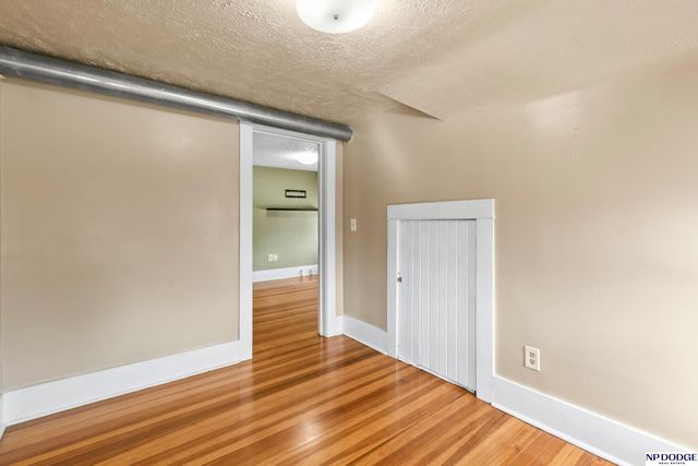 102 N 55 Street, Omaha, NE 68132