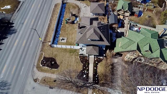 102 N 55 Street, Omaha, NE 68132