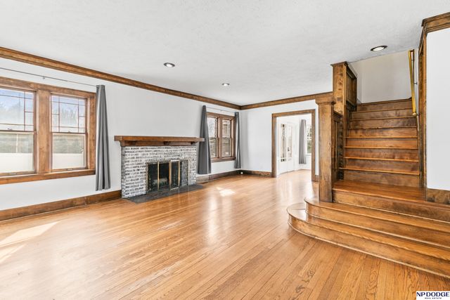 102 N 55 Street, Omaha, NE 68132