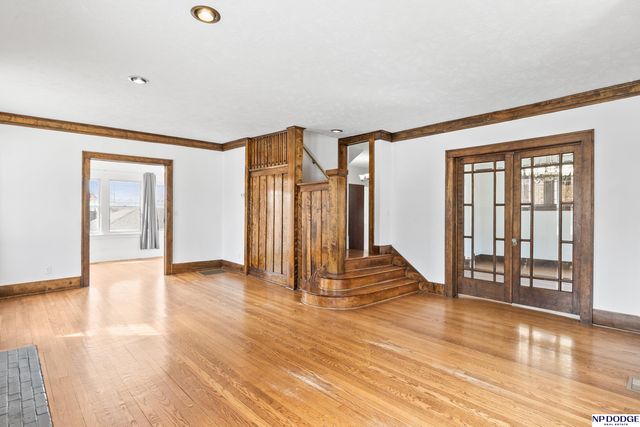 102 N 55 Street, Omaha, NE 68132