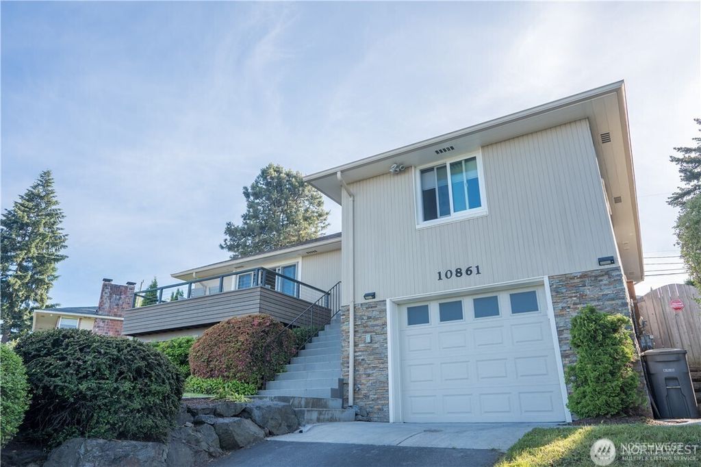 10861 Auburn Avenue S, Seattle, WA 98178