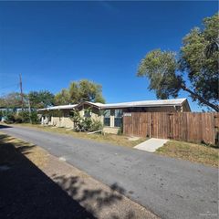 8238 Lago Vista Drive, Edcouch, TX 78538