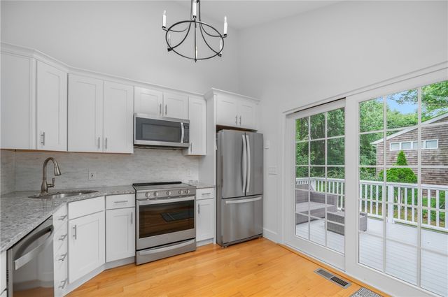 22 Hull Street, Jamestown, RI 02835