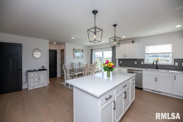 4010 W Fiona Way, Dunlap, IL 61525