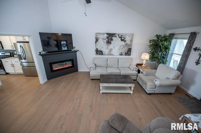 4010 W Fiona Way, Dunlap, IL 61525