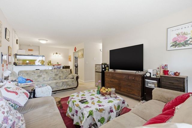 164 Galen St 15, Watertown, MA 02472