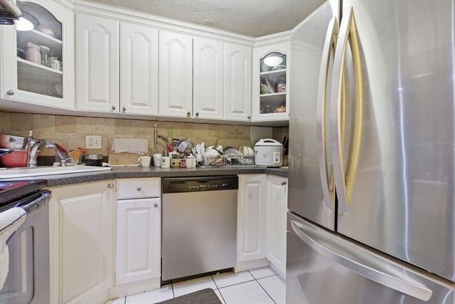 164 Galen St 15, Watertown, MA 02472