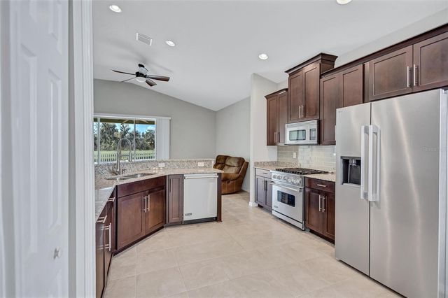 11431 COVENTRY GROVE CIRCLE, Lithia, FL 33547