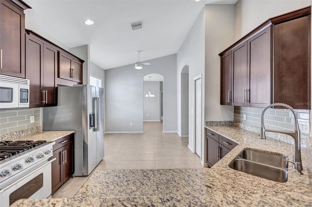 11431 COVENTRY GROVE CIRCLE, Lithia, FL 33547