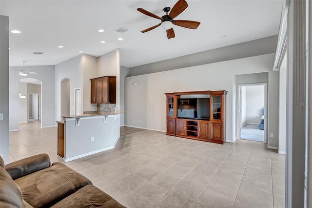 11431 COVENTRY GROVE CIRCLE, Lithia, FL 33547