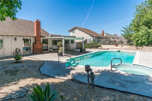 2936 Rollings, Thousand Oaks, CA 91360