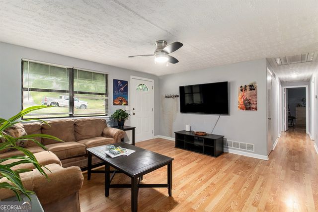 4025 N Quail Drive, Douglasville, GA 30135