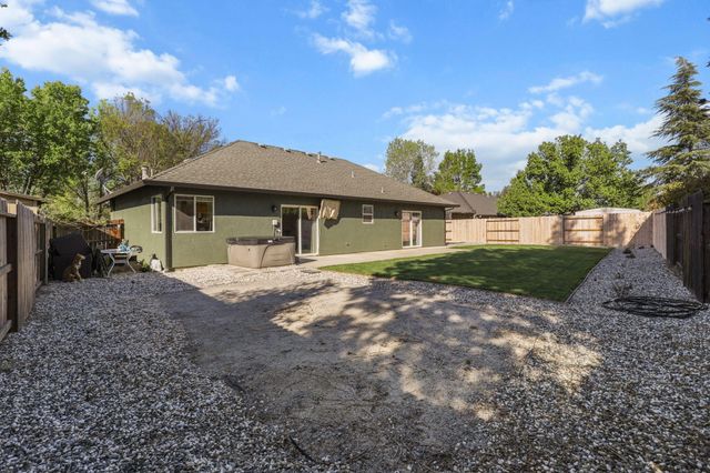 7575 Pit Road, Redding, CA 96001