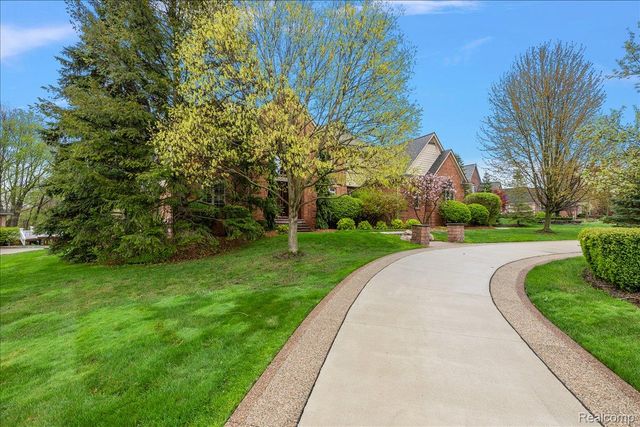 3725 Mountain Laurel Court, Oakland Charter Township, MI 48363