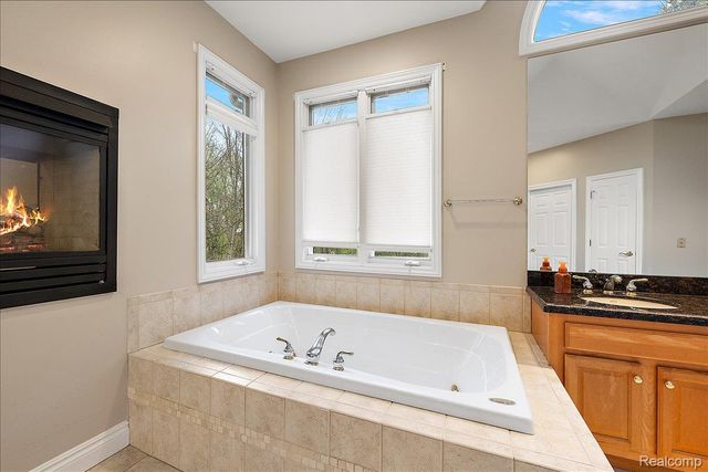 3725 Mountain Laurel Court, Oakland Charter Township, MI 48363